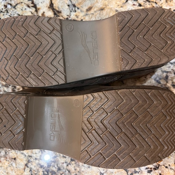 Camo Dansko *like new* - Picture 4 of 4